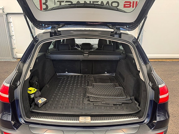 Mercedes-Benz E220 12 of 23