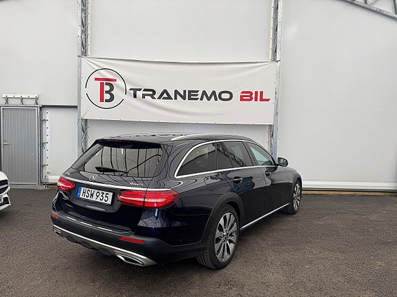 Mercedes-Benz E220 6 of 23