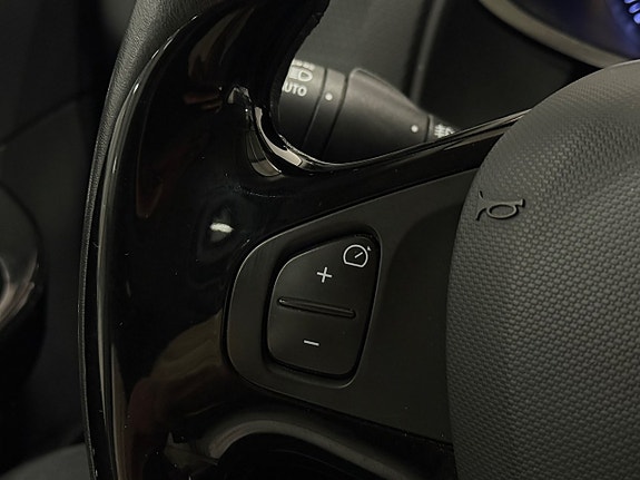 Renault Clio 22 of 25