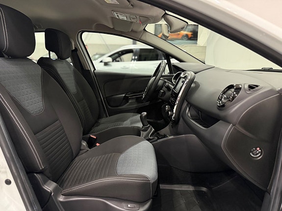 Renault Clio 13 of 25