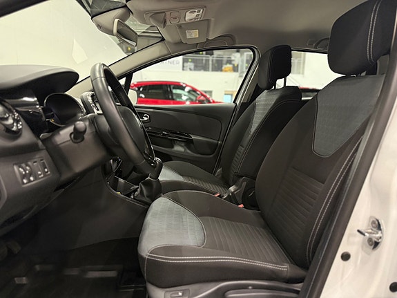 Renault Clio 11 of 25