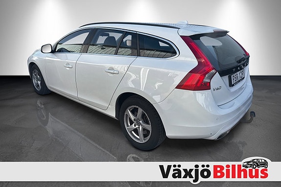 Volvo V60 2 of 14