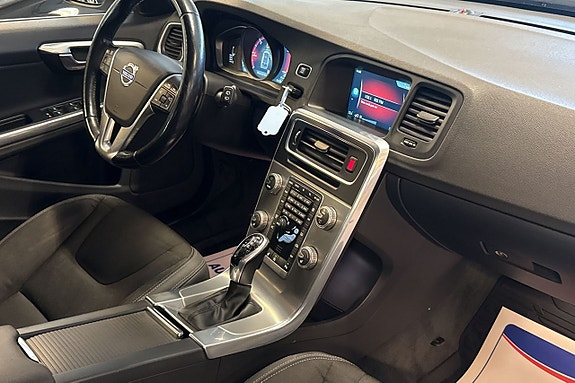 Volvo V60 8 of 14