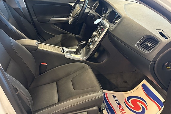 Volvo V60 7 of 14