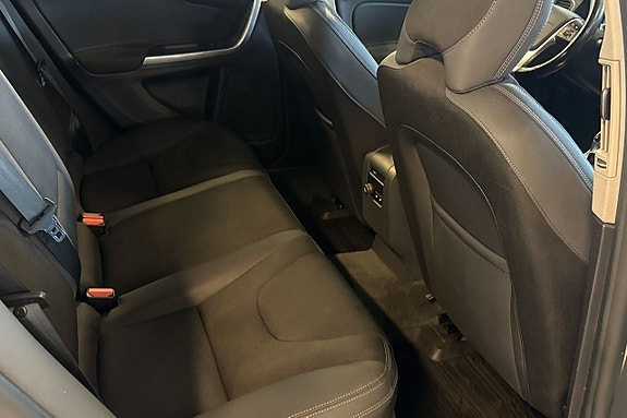 Volvo V60 9 of 14