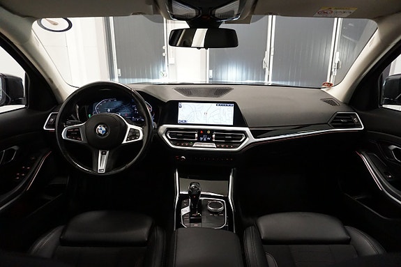 BMW 320d 2 of 5