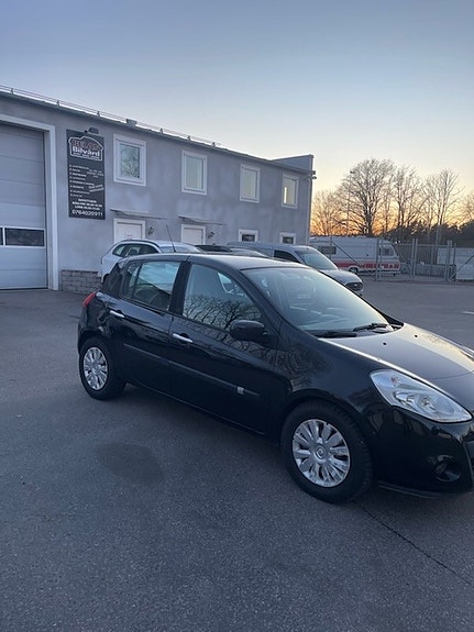 Renault Clio 6 of 10