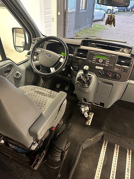 Ford Transit 9 of 11