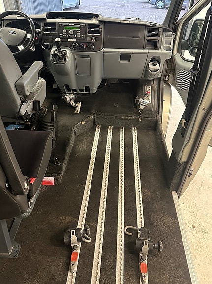 Ford Transit 8 of 11