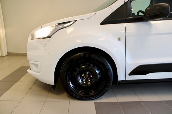 Ford Transit Connect 3 of 5