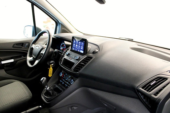 Ford Transit Connect 9 of 11