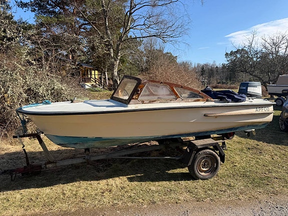 Äldre Sportbåt / Monark 460 komplett + Gammal 80 Trailer