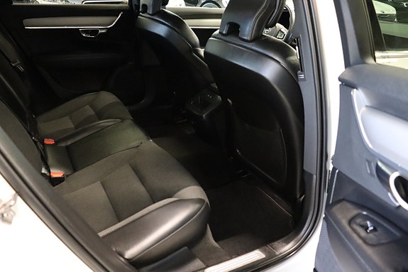 Volvo V90 11 of 23