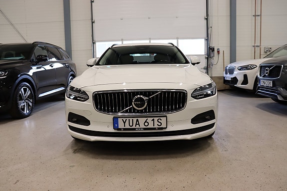 Volvo V90 2 of 23