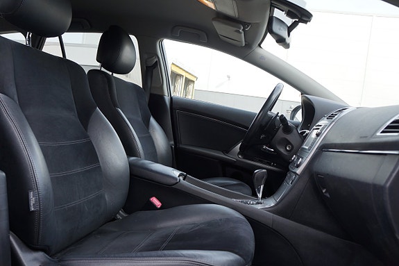 Toyota Avensis 11 of 18
