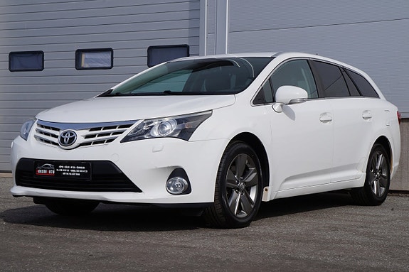 Toyota Avensis 3 of 5