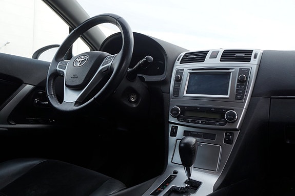Toyota Avensis 12 of 18