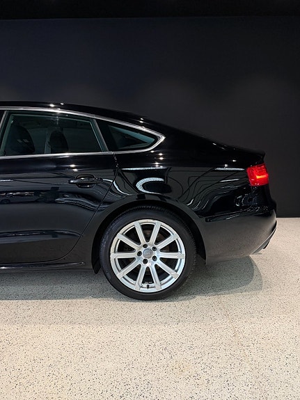 Audi A5 4 of 5