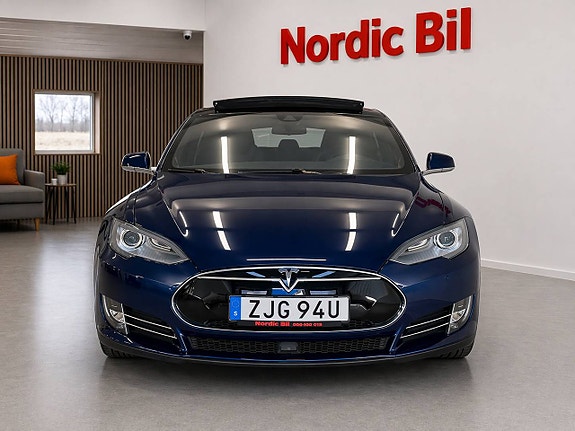 Tesla Model S 2 of 5