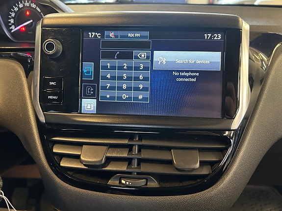 Peugeot 208 17 of 23
