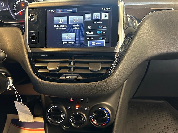 Peugeot 208 14 of 23