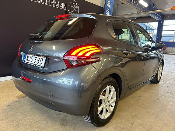 Peugeot 208 4 of 23