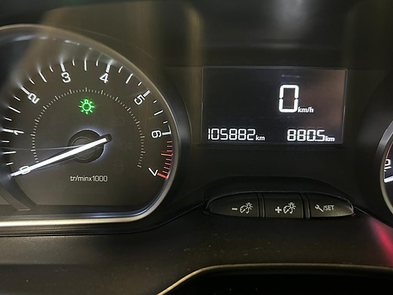 Peugeot 208 19 of 23