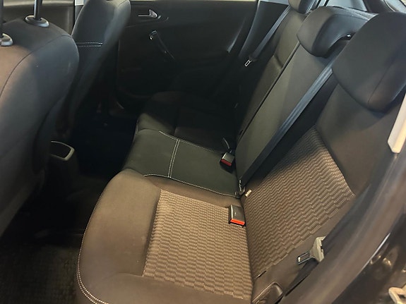 Peugeot 208 10 of 23