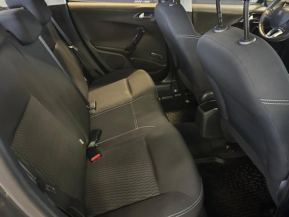 Peugeot 208 11 of 23