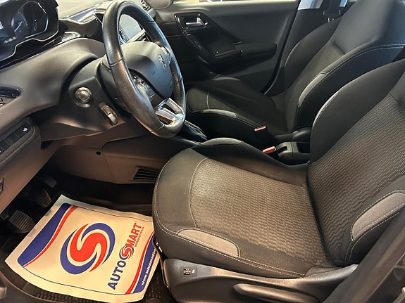 Peugeot 208 8 of 23