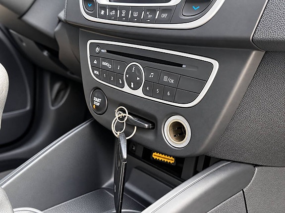 Renault Megane 10 of 13