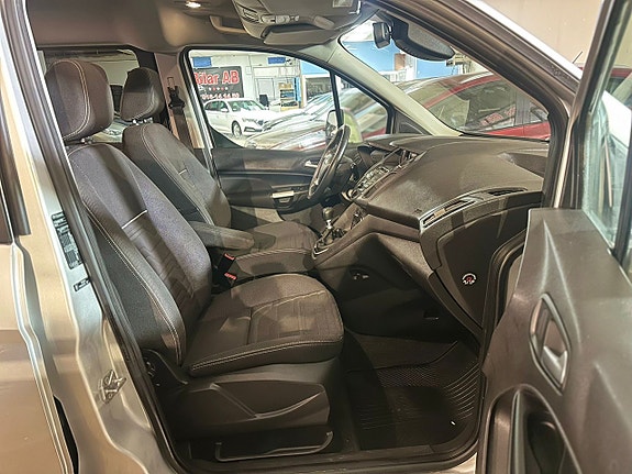 Ford Connect Tourneo 12 of 17