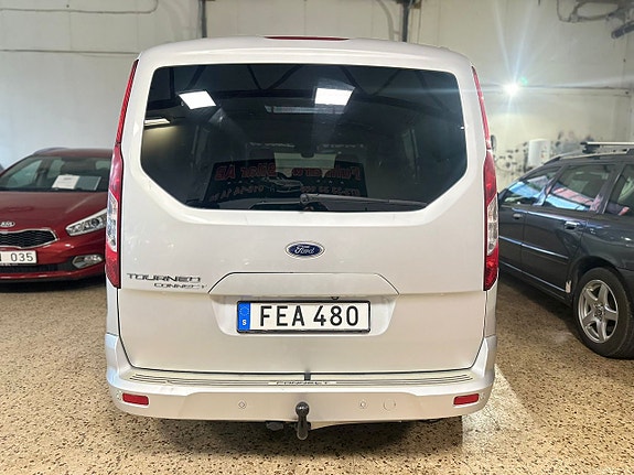 Ford Connect Tourneo 17 of 17