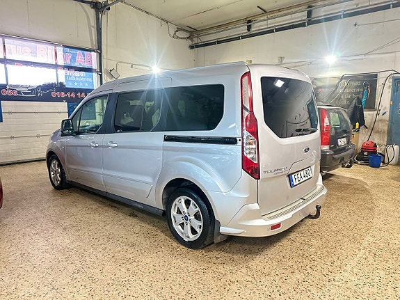 Ford Connect Tourneo 4 of 17