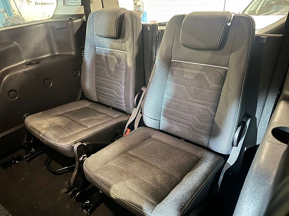 Ford Connect Tourneo 9 of 17