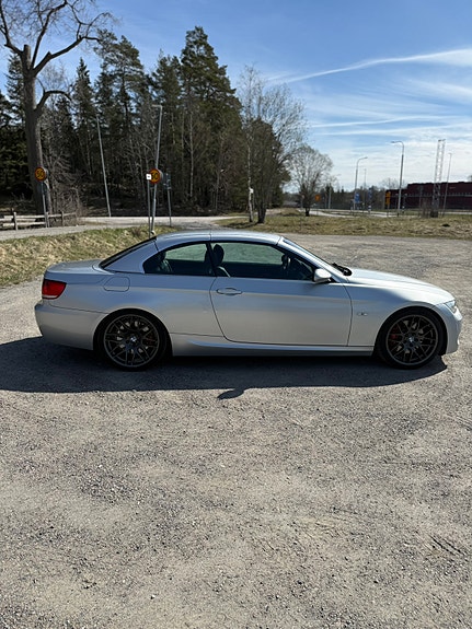 BMW 330d 8 of 17