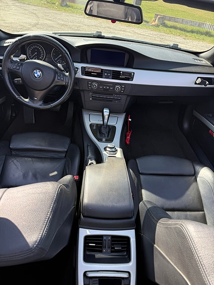 BMW 330d 16 of 17