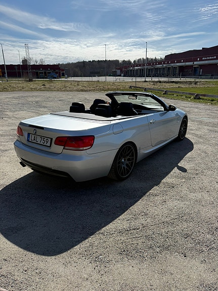BMW 330d 4 of 5