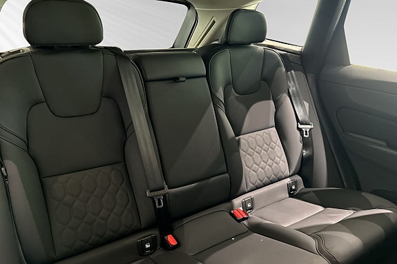 Volvo XC60 11 of 18
