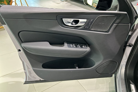 Volvo XC60 14 of 18