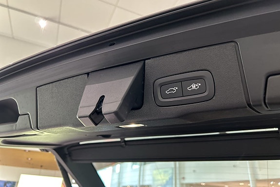 Volvo XC60 13 of 18