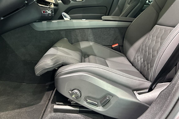 Volvo XC60 15 of 18