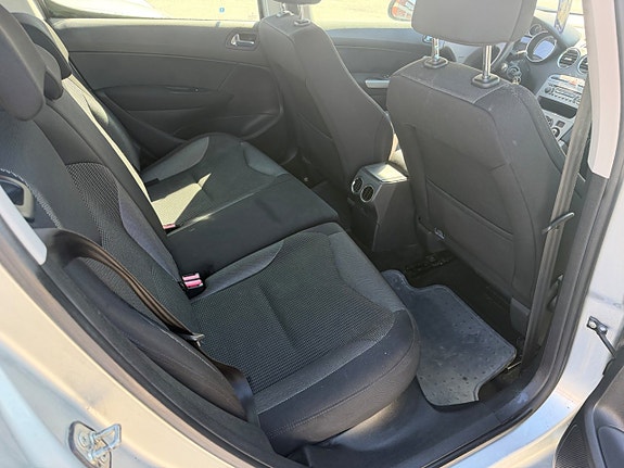 Peugeot 308 8 of 25