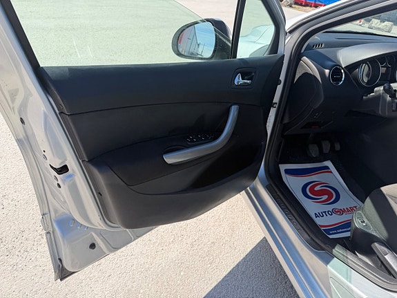Peugeot 308 21 of 25