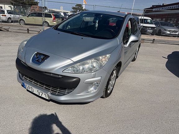 Peugeot 308 4 of 5