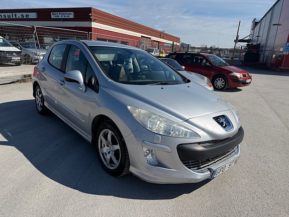 Peugeot 308 3 of 5