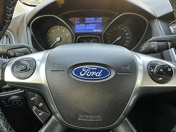 Ford Focus 8 of 13