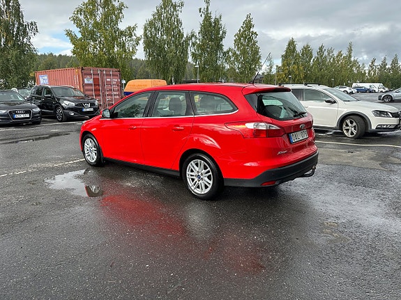Ford Focus 2 of 13