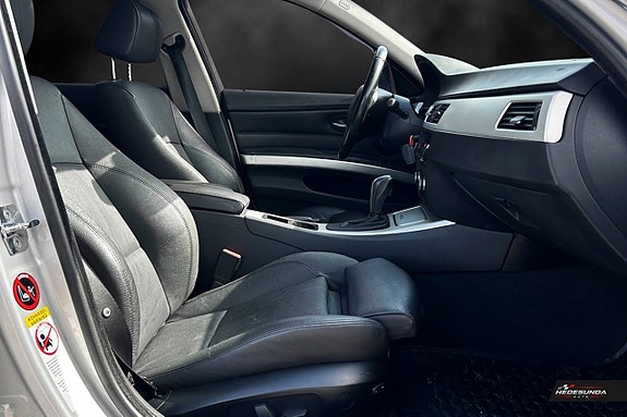 BMW 335i 7 of 11