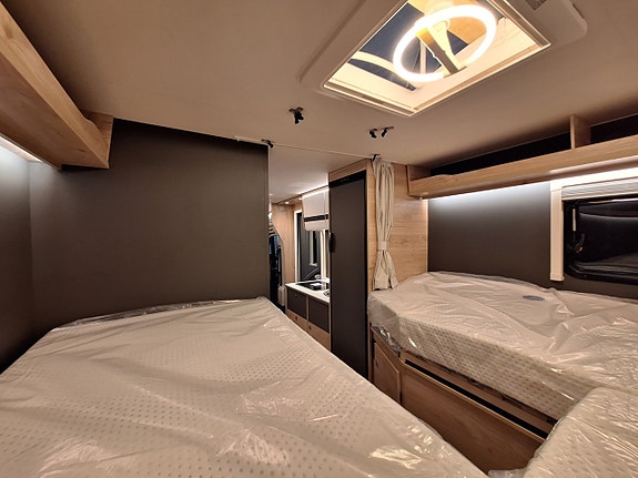 Dethleffs Globebus Camp Active T4 Långbädd, Automat, Solcell, MCA 1,*Lager 14 of 18